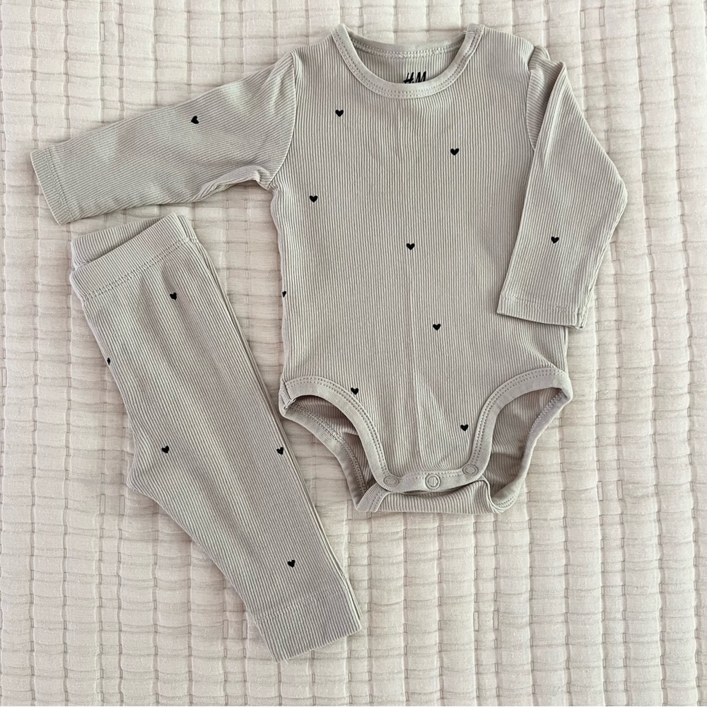 H&M ribbed heart set